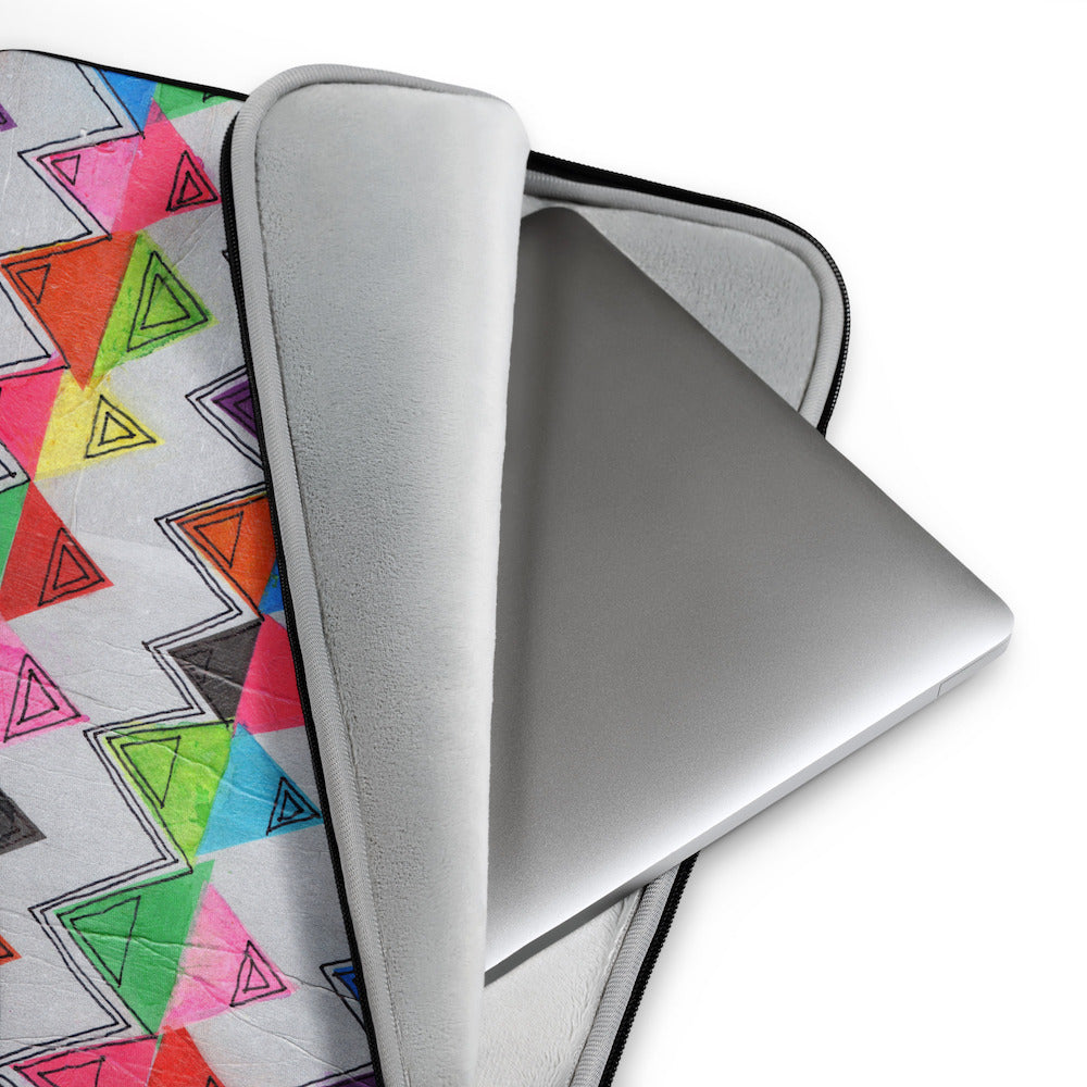 Soft furry lining in gray color of graphic laptop case with rainbow-inspired multicolor print in Zigzag, 15 inch size.